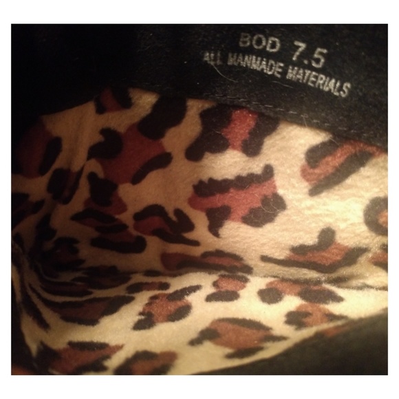 DOLLHOUSE! 🔥 Suede Studded Ankle boots! - Picture 3 of 4